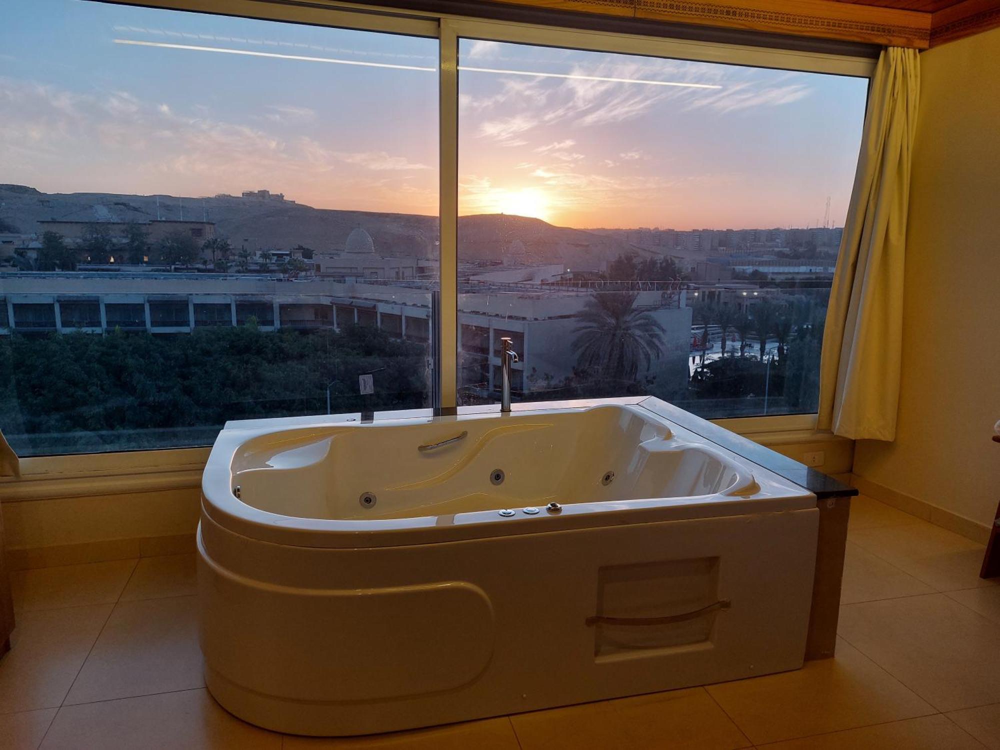 Doudou Pyramids View Hotel Kafret el-Gabal Dış mekan fotoğraf