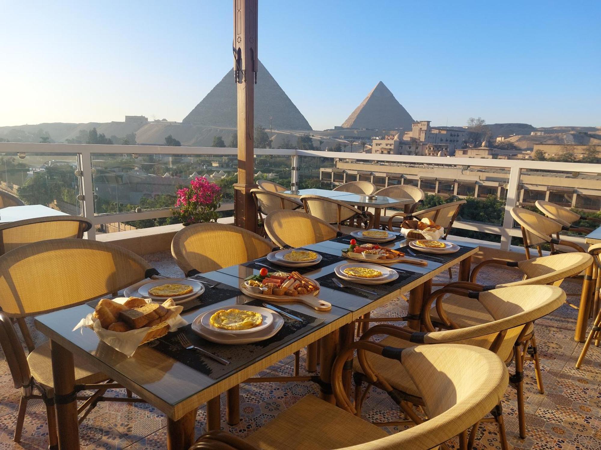 Doudou Pyramids View Hotel Kafret el-Gabal Dış mekan fotoğraf