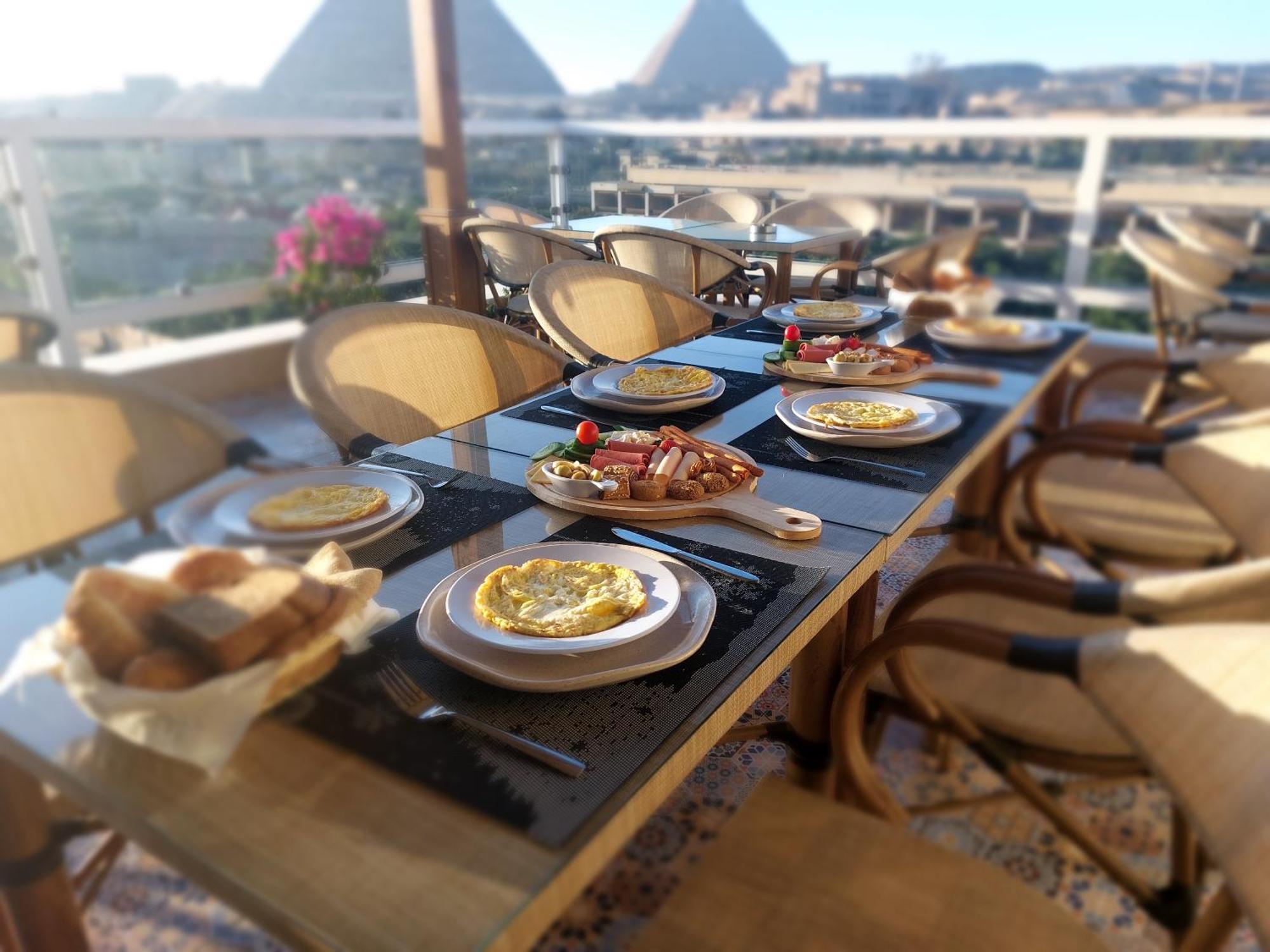 Doudou Pyramids View Hotel Kafret el-Gabal Dış mekan fotoğraf