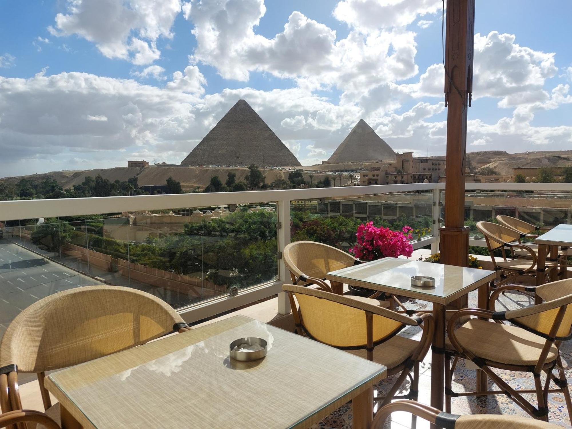 Doudou Pyramids View Hotel Kafret el-Gabal Dış mekan fotoğraf