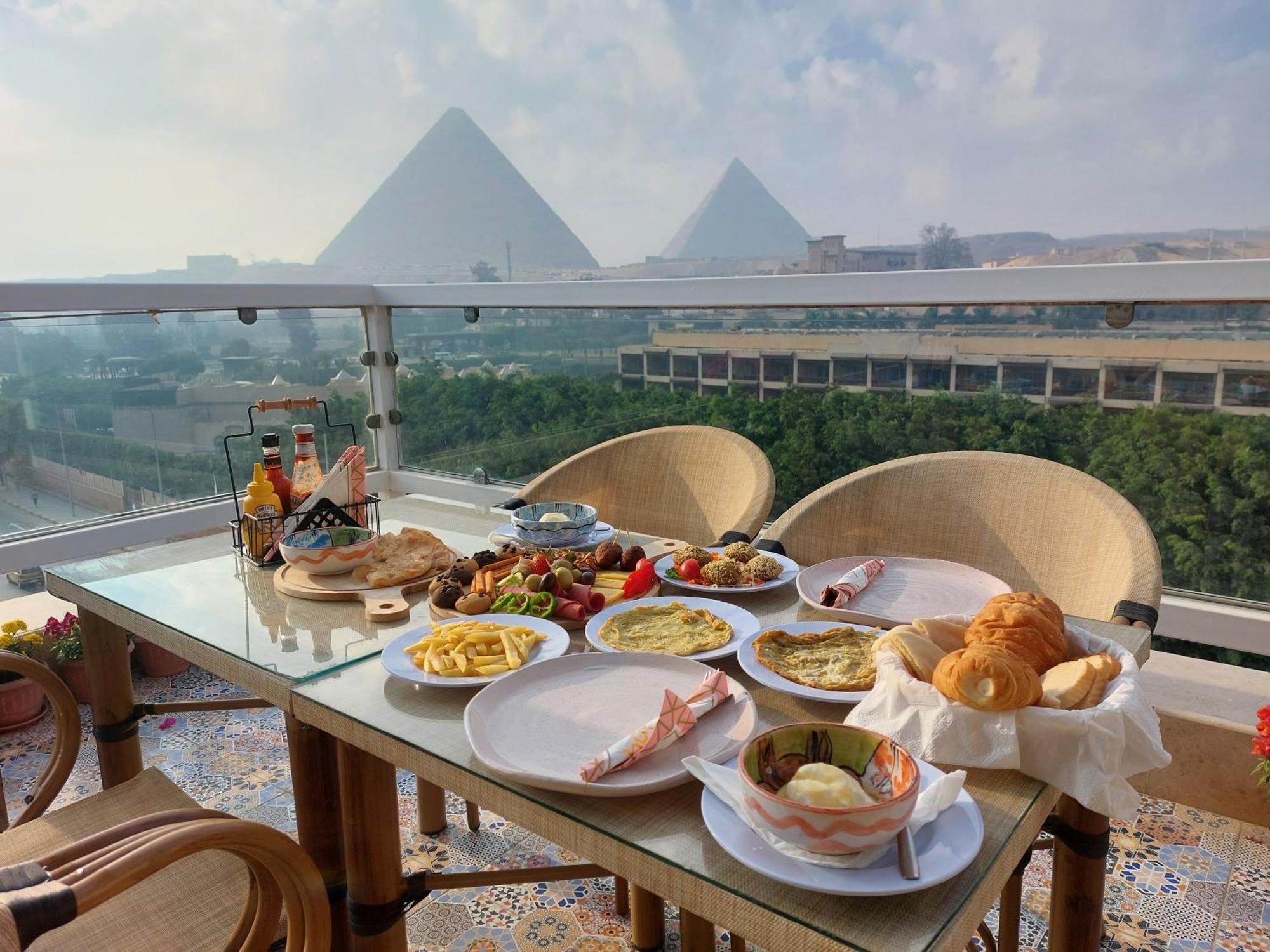 Doudou Pyramids View Hotel Kafret el-Gabal Dış mekan fotoğraf
