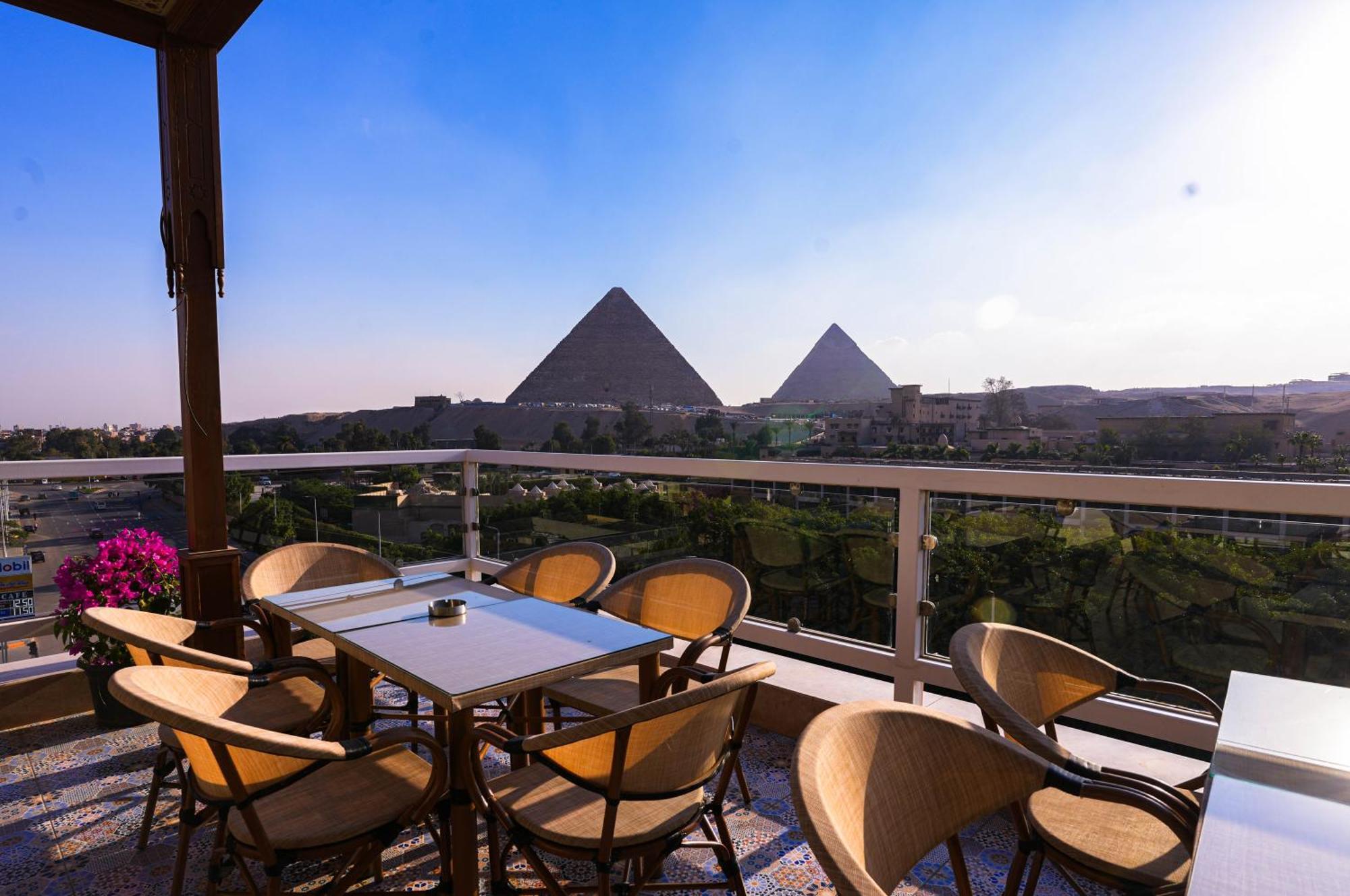 Doudou Pyramids View Hotel Kafret el-Gabal Dış mekan fotoğraf
