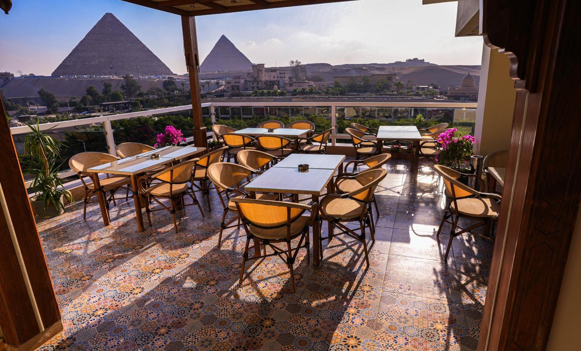 Doudou Pyramids View Hotel Kafret el-Gabal Dış mekan fotoğraf