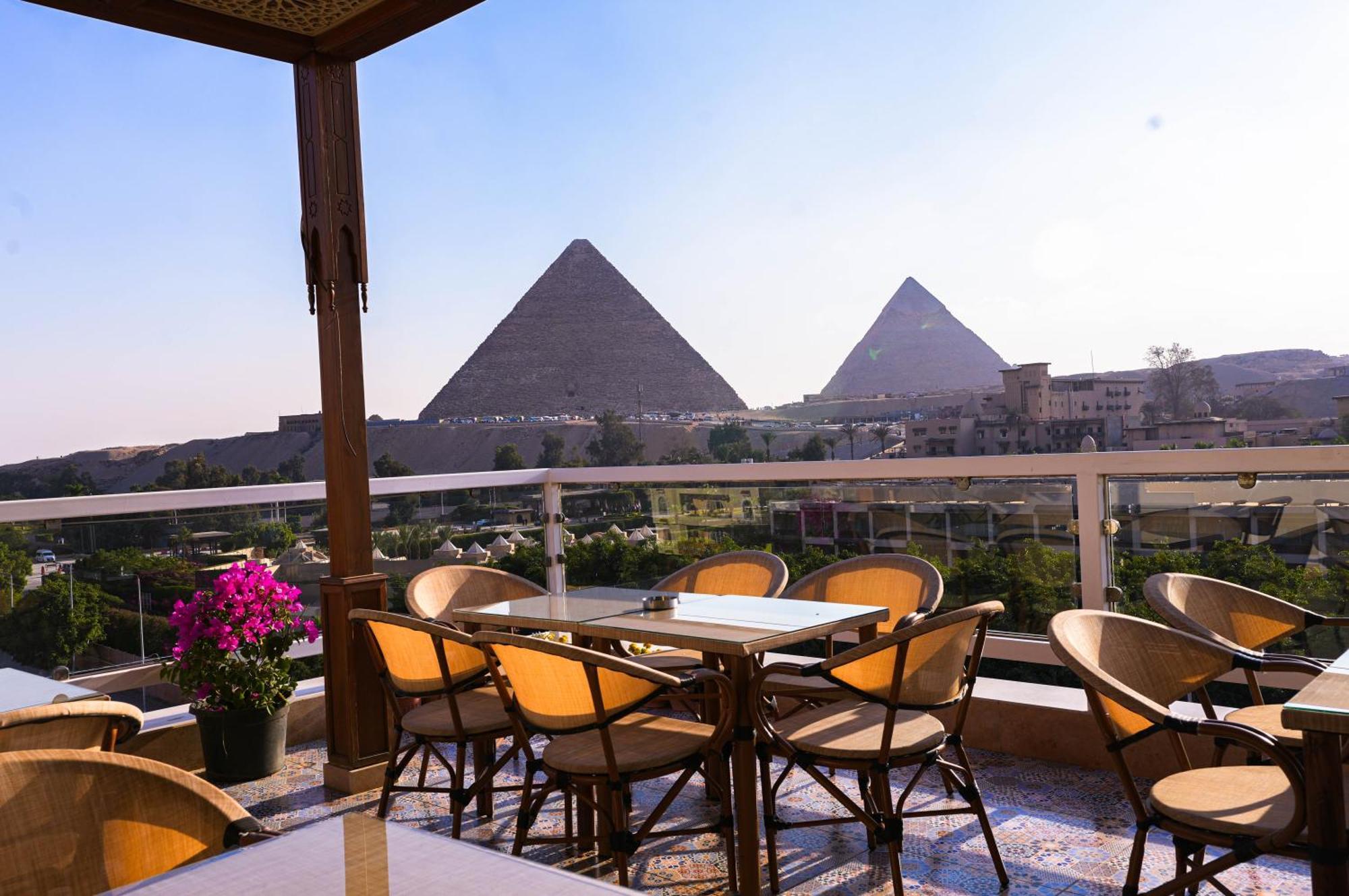 Doudou Pyramids View Hotel Kafret el-Gabal Dış mekan fotoğraf